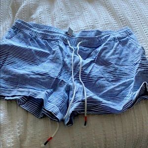 Vineyard vines striped shorts